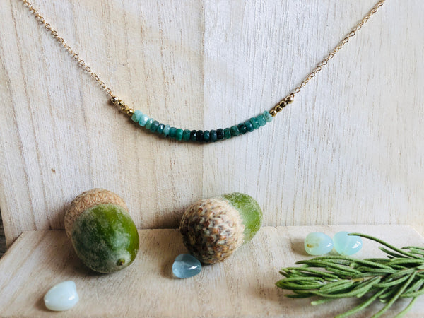 Gold chain ombré emerald necklace