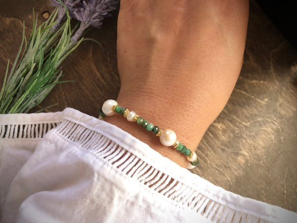 Emerald pearl bracelet in 14k gold