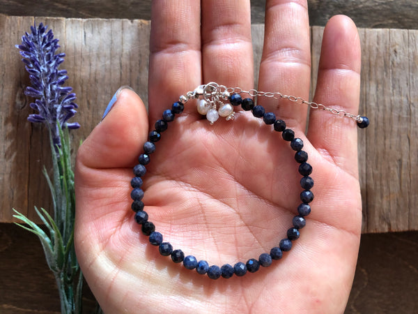 Sapphire beaded bracelet with pearl charms