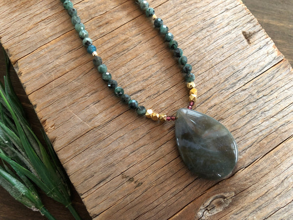 Ombré emerald necklace with Moss agate pendant