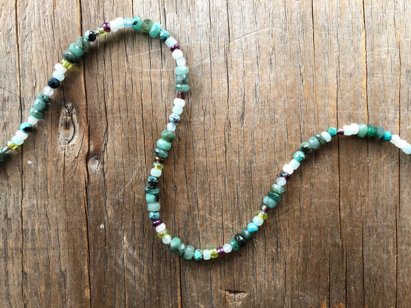 Natural emerald turquoise beads choker necklace