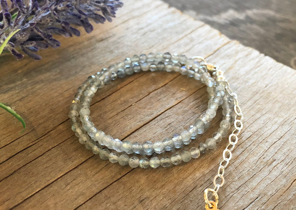 Sparkling labradorite beaded simple necklace