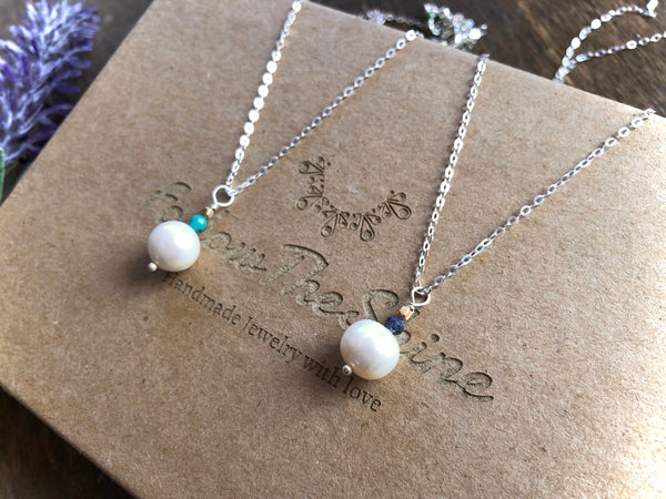 Simple pearl with tiny sapphire pendant necklace