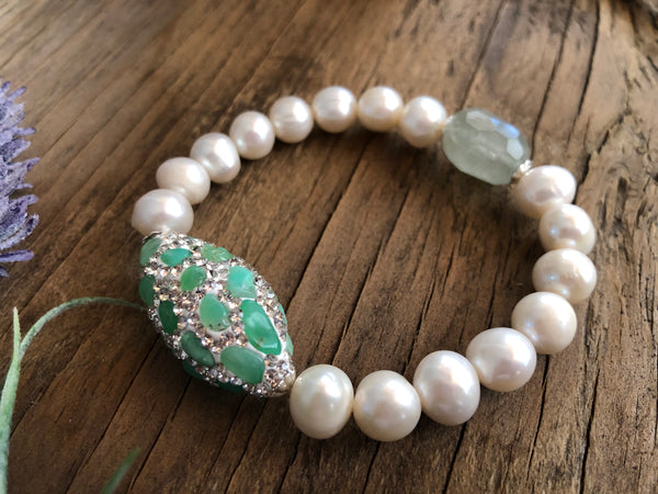 Statement pearl bracelet with emerald chip pendant