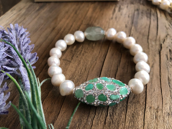 Statement pearl bracelet with emerald chip pendant