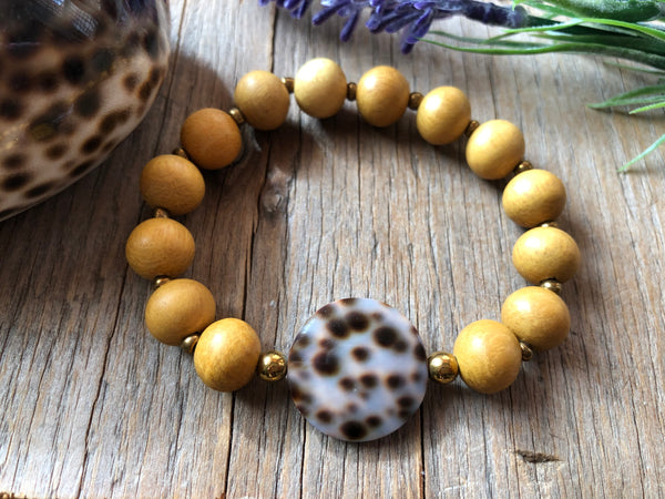 Cowrie shell yellow wood beads bracelet