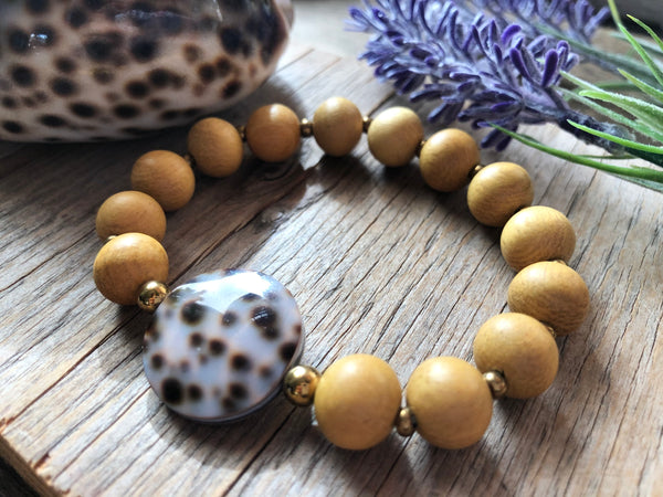 Cowrie shell yellow wood beads bracelet