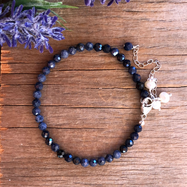 Sapphire beaded bracelet with pearl charms