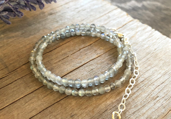 Sparkling labradorite beaded simple necklace