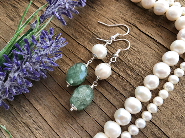 Vintage style pearl earrings with aventurine